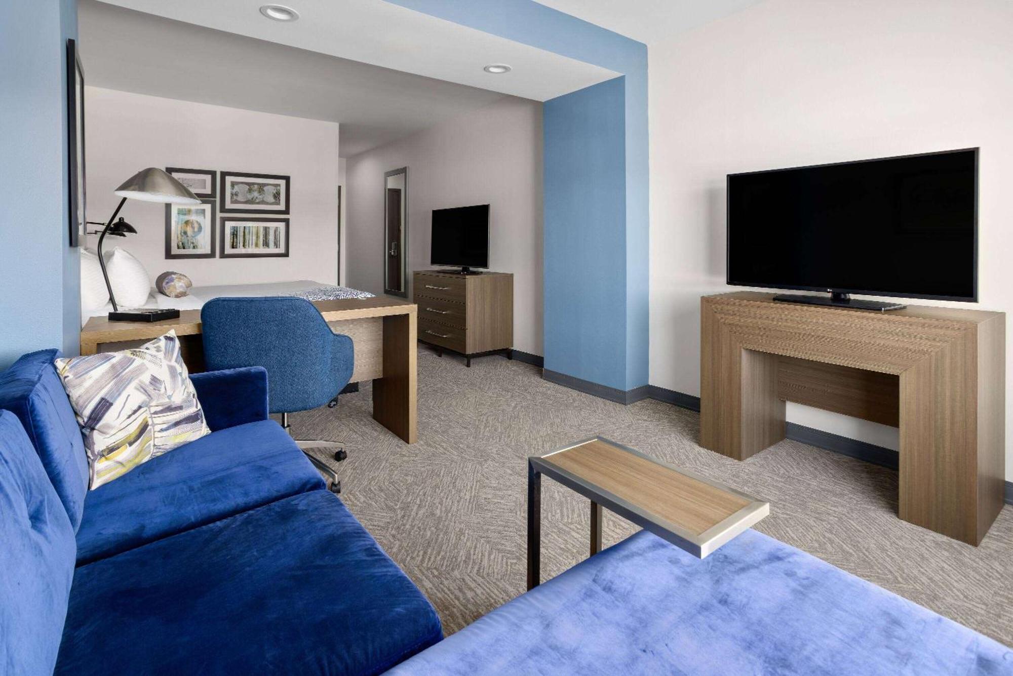 La Quinta Inn & Suites By Wyndham 로커스트그루브 외부 사진
